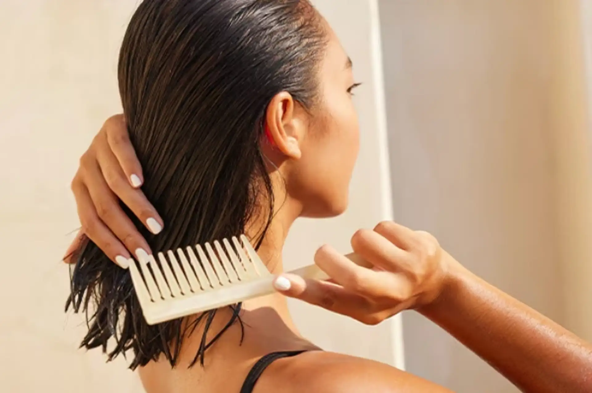 Risciacqui per capelli a base di erbe per una crescita naturale dei capelli e ciocche più forti