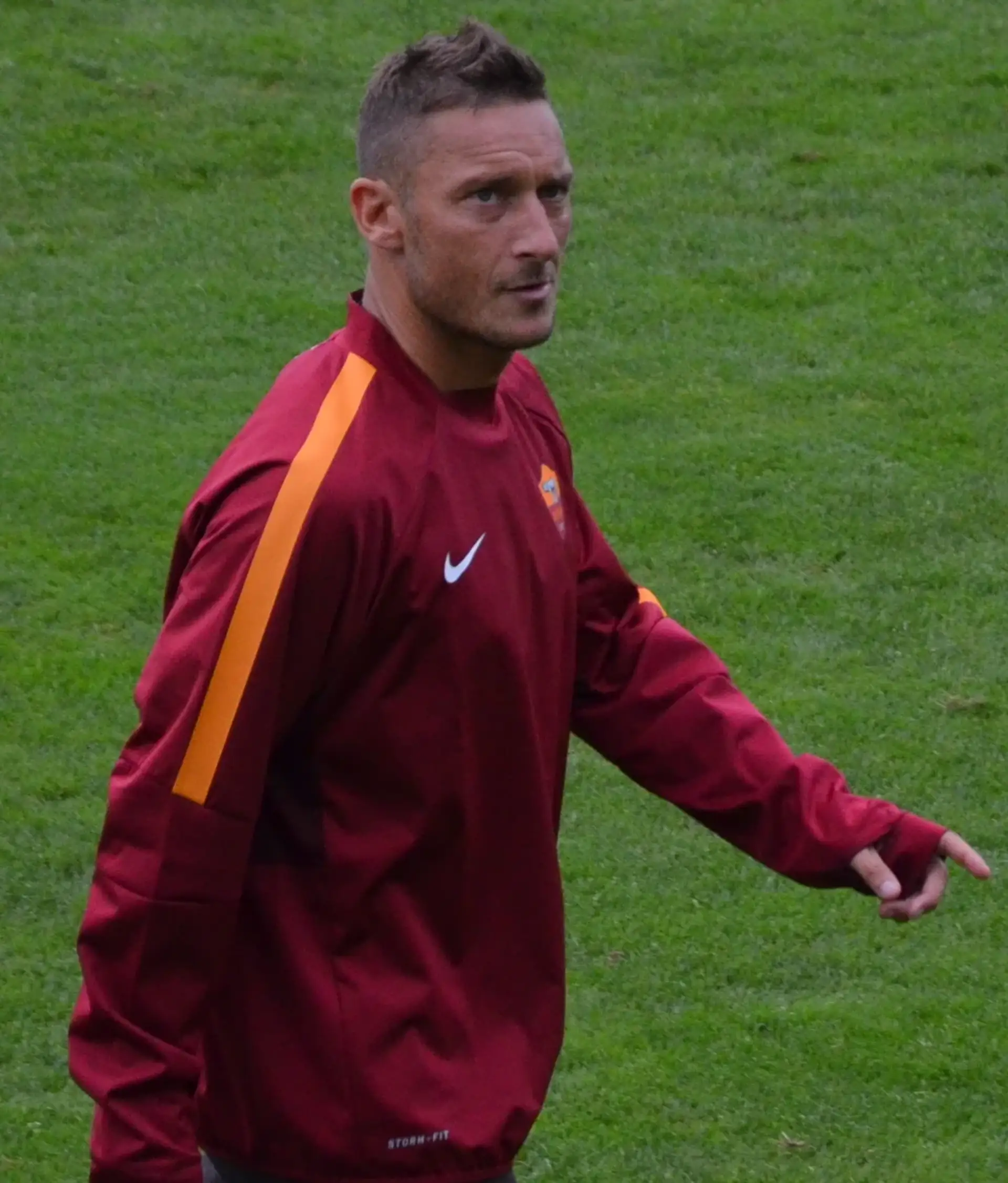 Totti e il trapianto di capelli: che cosa mostrano le foto pubbliche